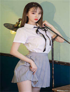 LISA出席疯马秀-蜜桃论坛