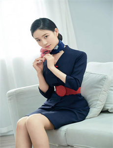 金瓶梅在线播出国语版-美女自觉的解开胸衣