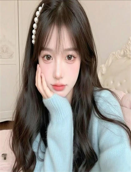 《村里来了个洋媳妇》象征隐喻社会解析引人入胜的：符号意义与深层寓意探讨，现象级作品